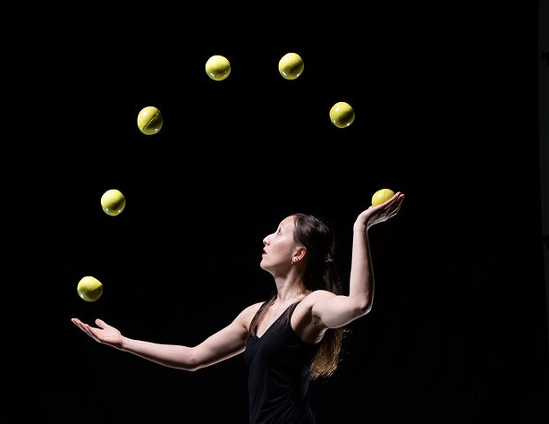 Do you know Gandini Juggling's homage？